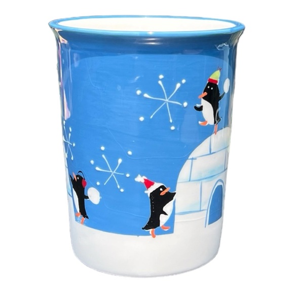 The Home Collection by St Nicholas Square Penguins Snowball Fight Mug - Picture 1 of 6